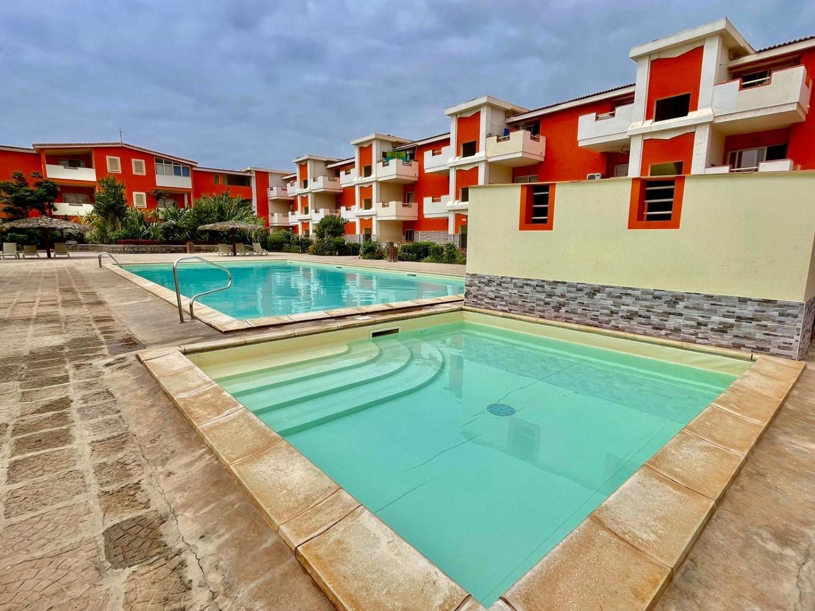 Appartement Moradias C12 In A With Pool And Security